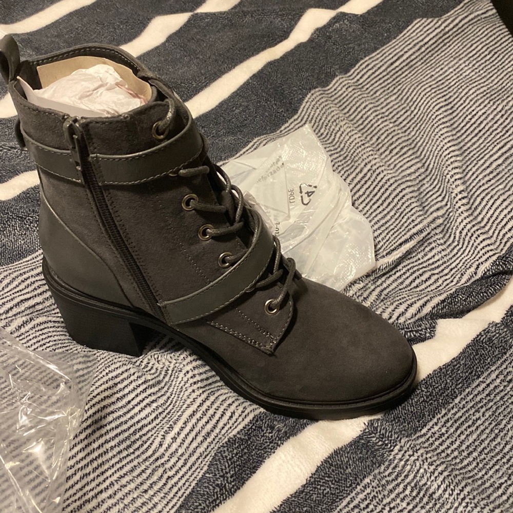 ShoeDazzle Boots